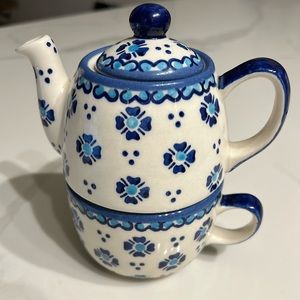 Wiza Boleslawiec Polish Pottery Teapot with cup